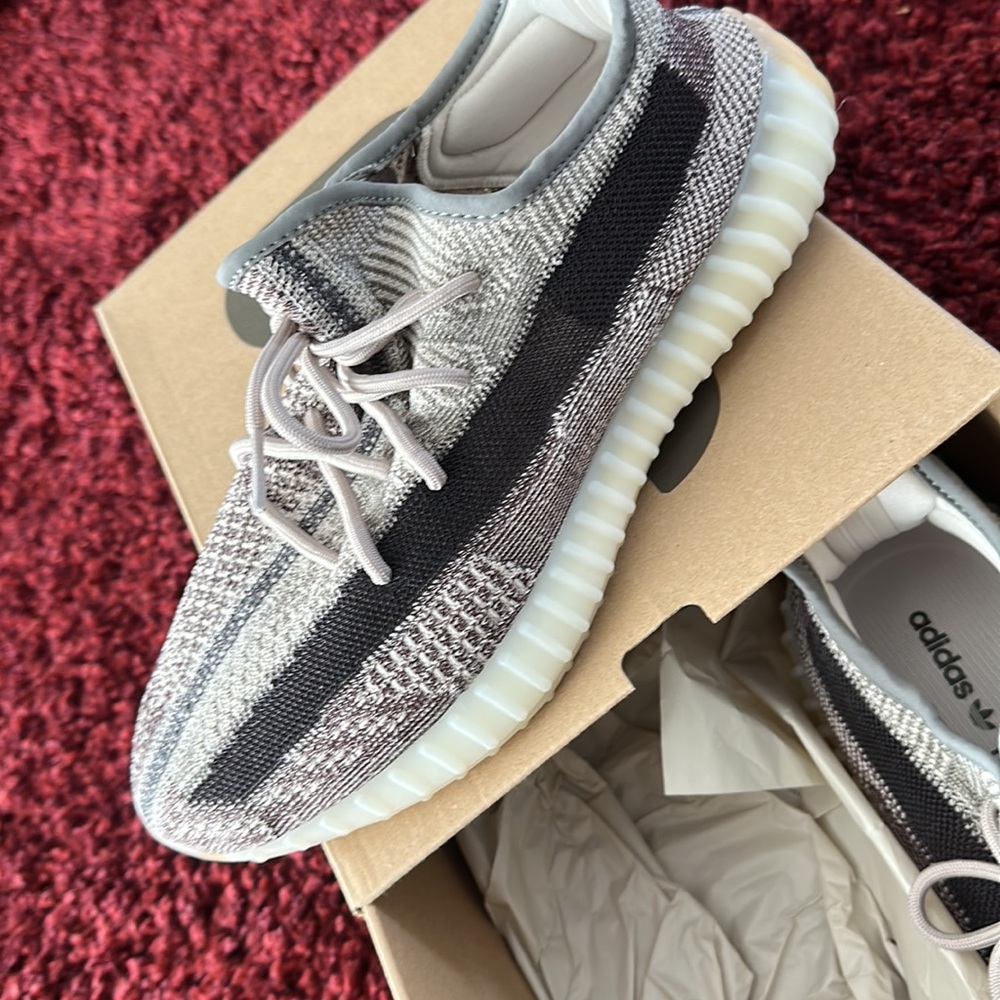 Yeezys boost 350 v2